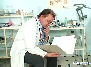 Dokter, Test organ reproduksi wanita